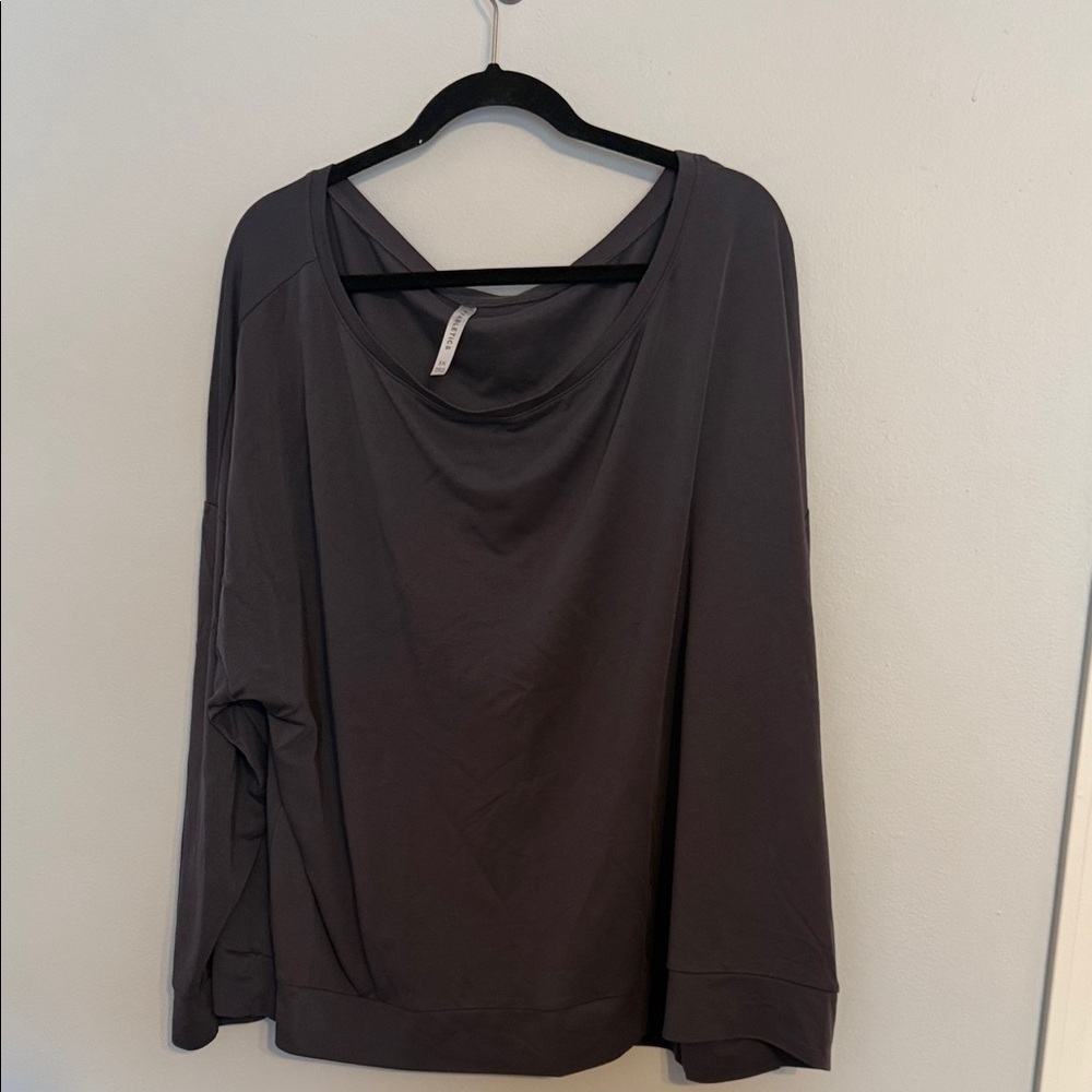 Fabletics Gray Pullover Long Sleeve Workout Tee B… - image 1
